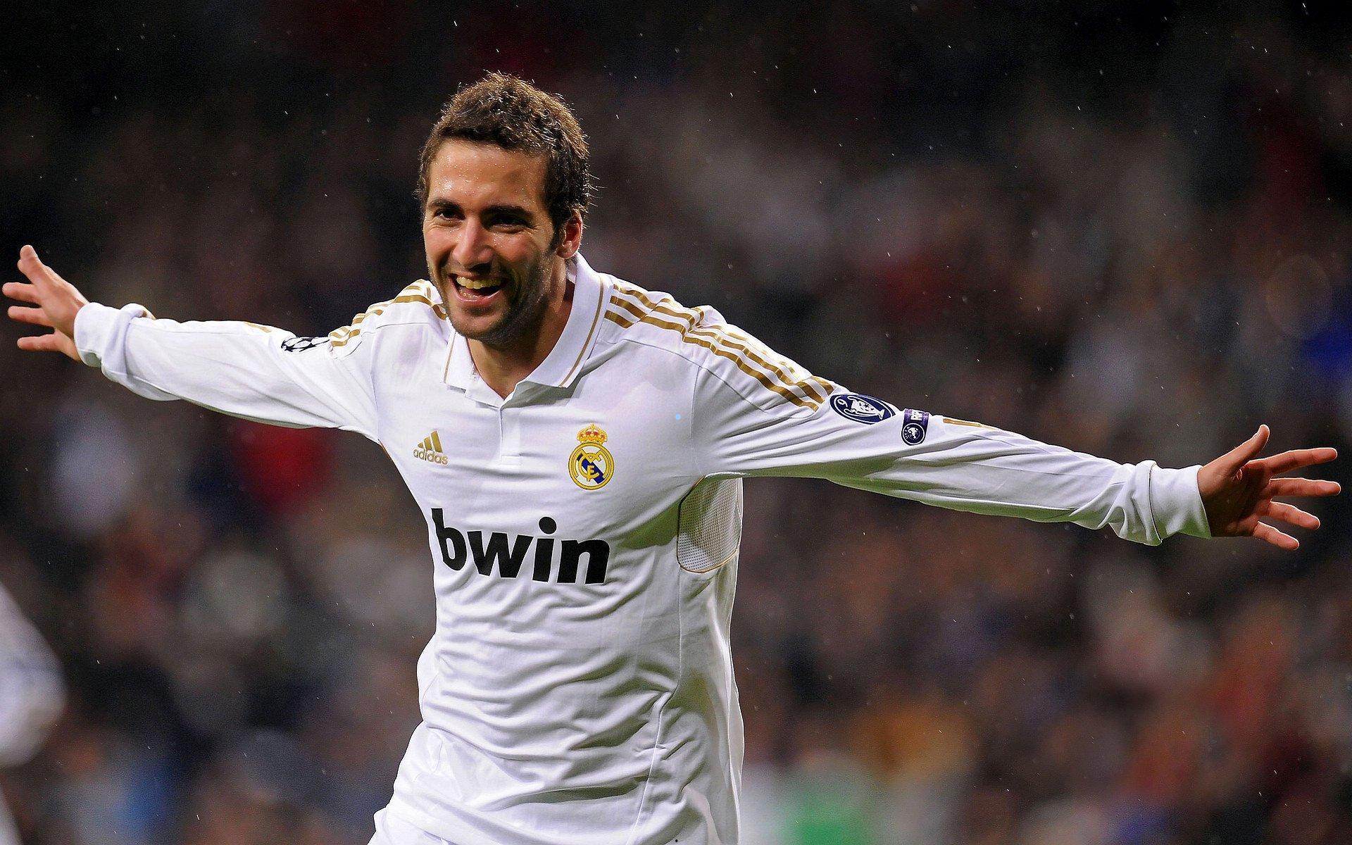 开云集团-曼联锁定多特蒙德强援恩梅查，190厘米技术型中场成补强关键